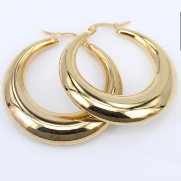 18K Yellow Gold High Shine Round Hoop Earrings - Picture 5 of 5